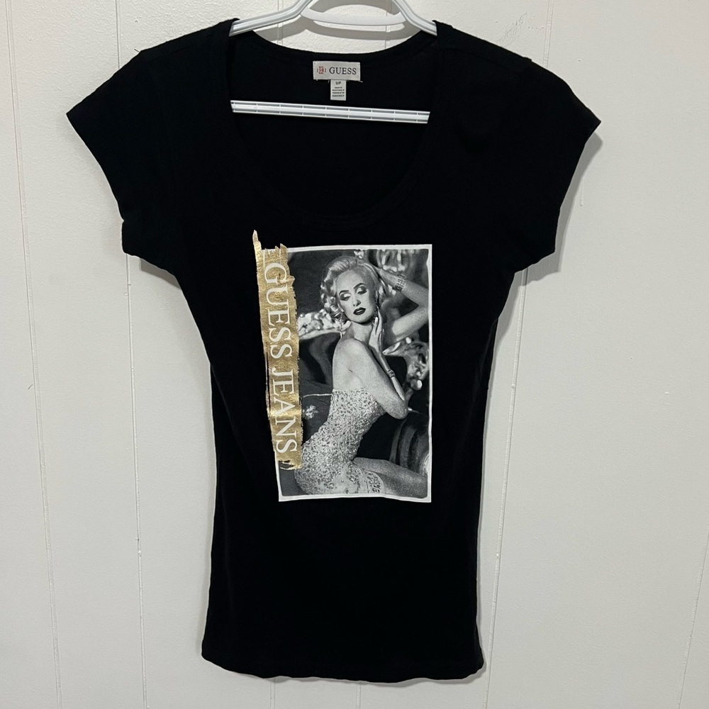 Guess Jeans Graphic T Shirt Size Small